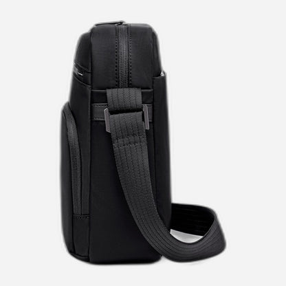 Arctic Hunter KB00831 Tas Selempang Cowok iPad 9.7 tampak samping