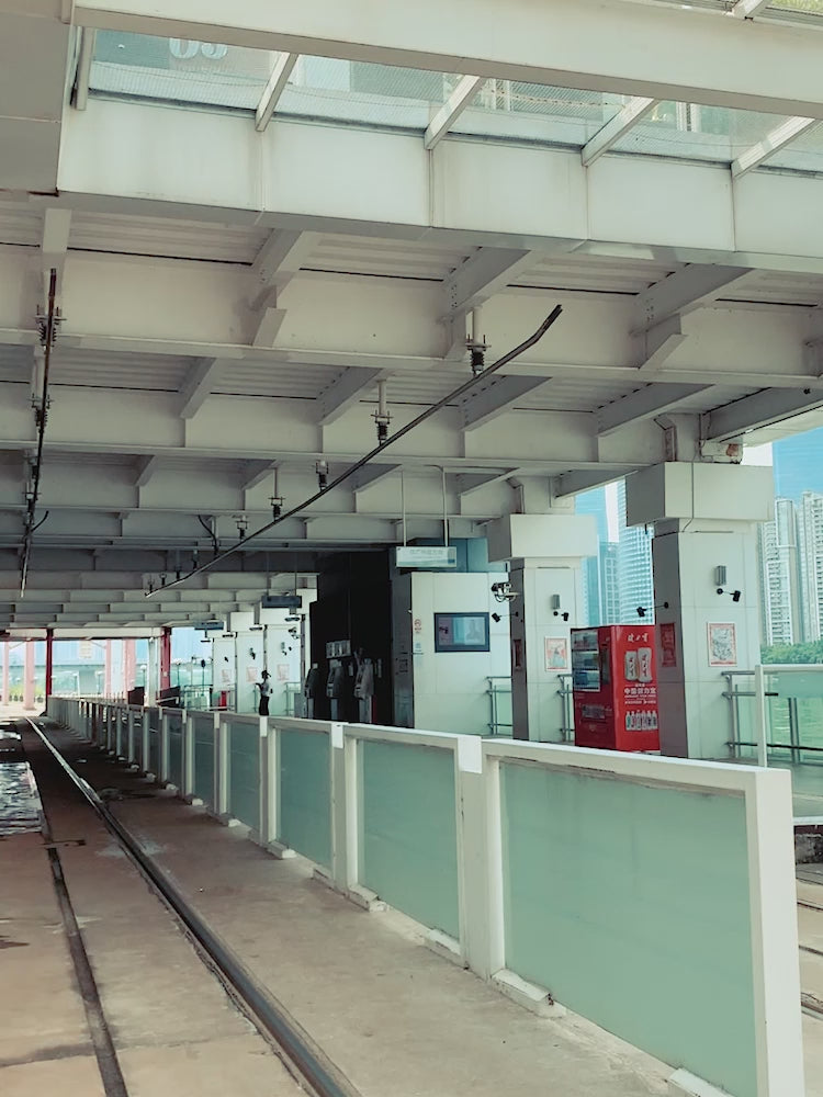 Arctic Hunter Quentin Sling Bag Pria Waterproof