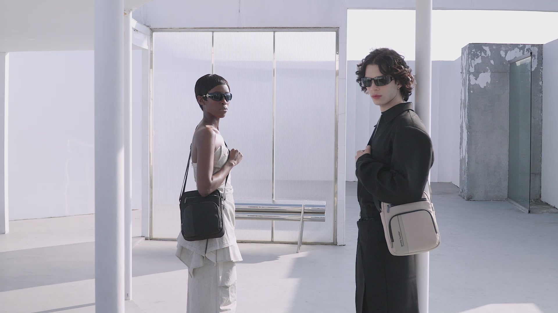 Arctic Hunter KB00831 Tas Selempang Cowok iPad 9.7 Waterproof